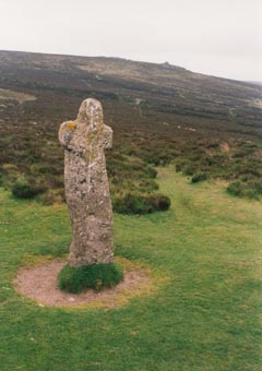 Christianizovaný menhir v anglickém Dartmooru